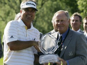 http://www.themonitor.com/sports/perry-joins-woods-as-three-time-winners-of-memorial/image_d32640f1-2667-54f5-85ca-ac0438054412.html